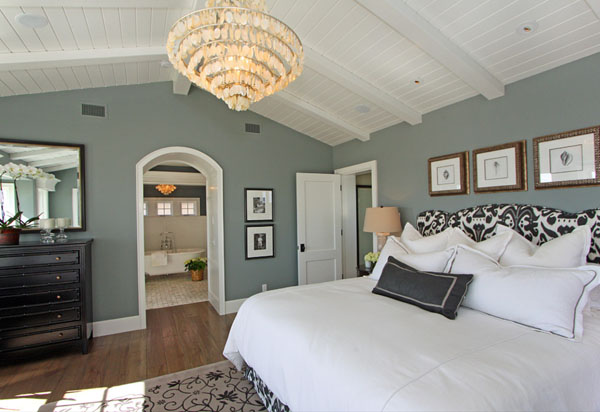 clean bedroom | residential painting service in weddington