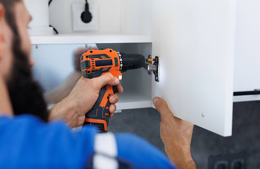 fixing a cabinet | kitchen cabinet painting
